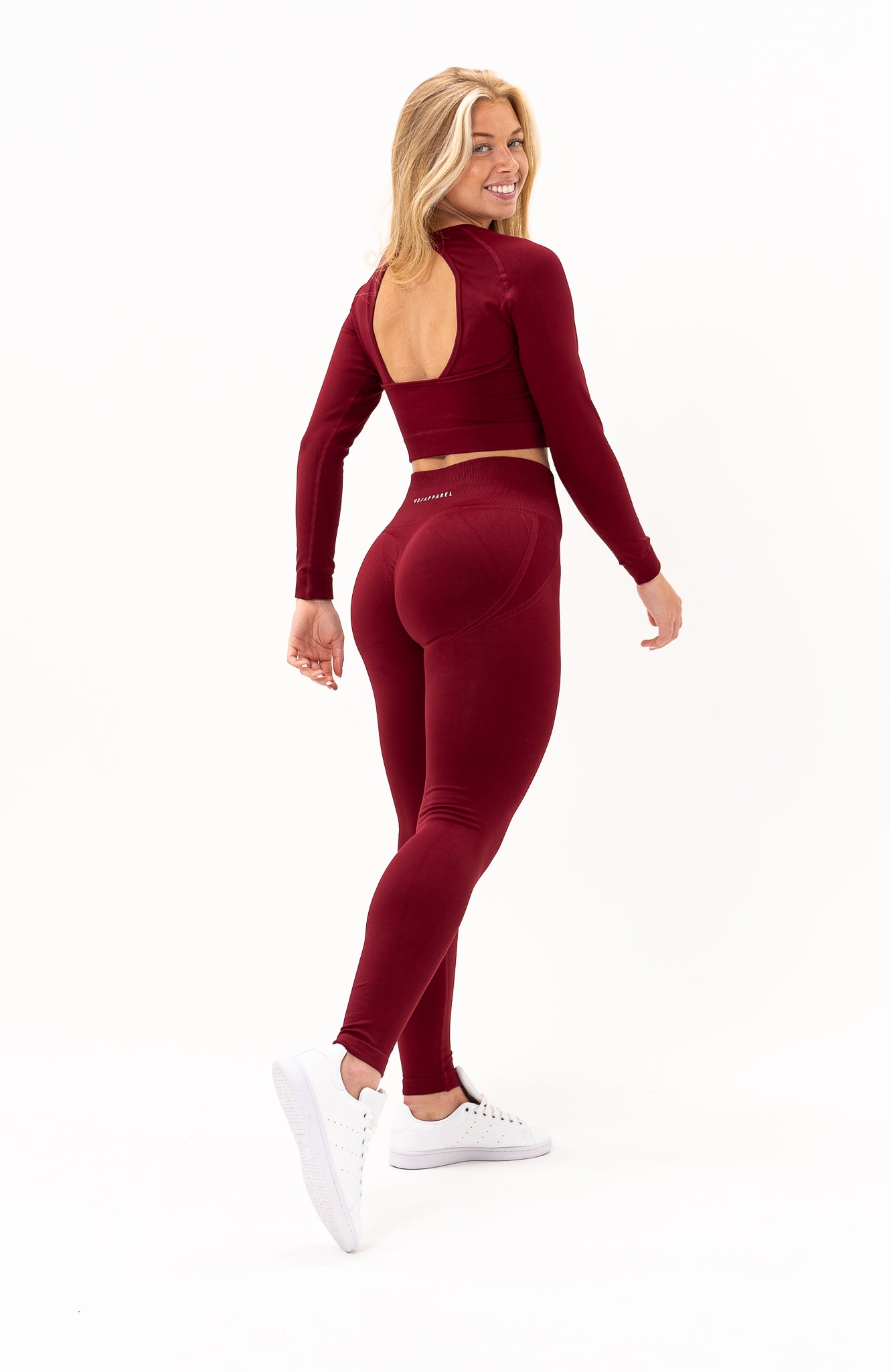 V3 Apparel Women's Tempo seamless scrunch bum shaping high waisted leggings in burgundy red – Squat proof sports tights for Gym workouts training, Running, yoga, bodybuilding and bikini fitness.