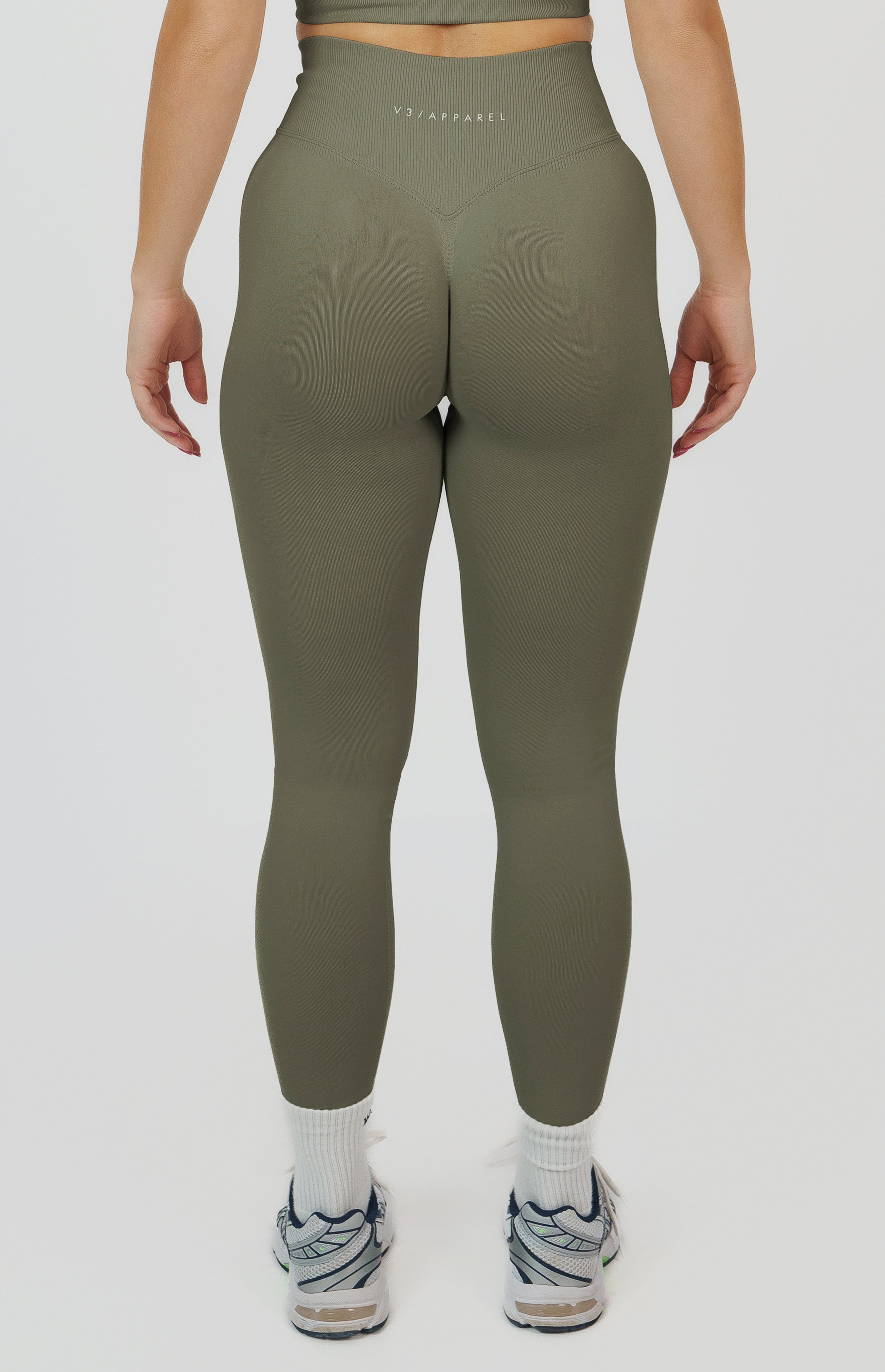 Form Seamless Scrunch Sports Bra, Leggings & Shorts Set - Olive Green