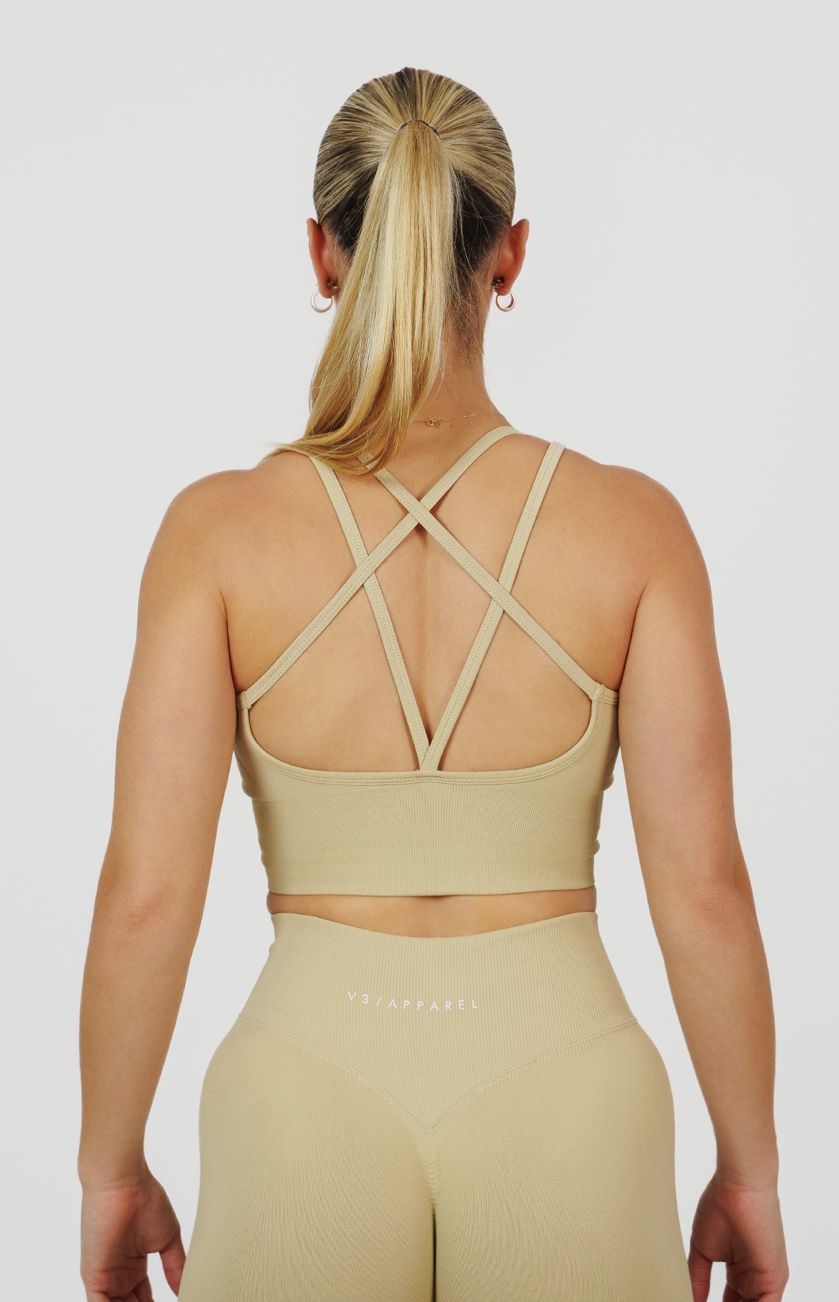 Form Seamless Strappy Sports Bra - Light Camel
